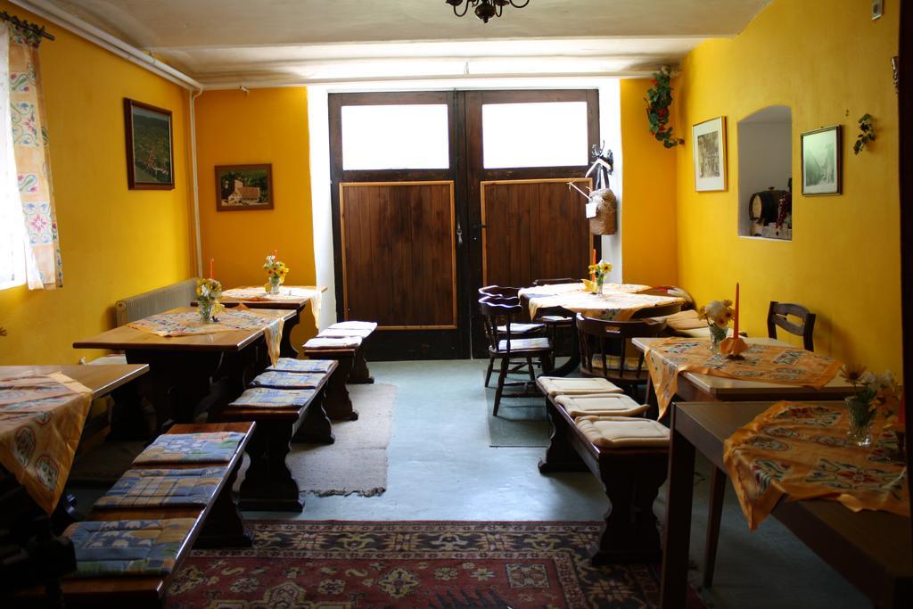 Weinbau-Gaestezimmer Martin Und Eva Maria Jamek 魏森基兴 外观 照片