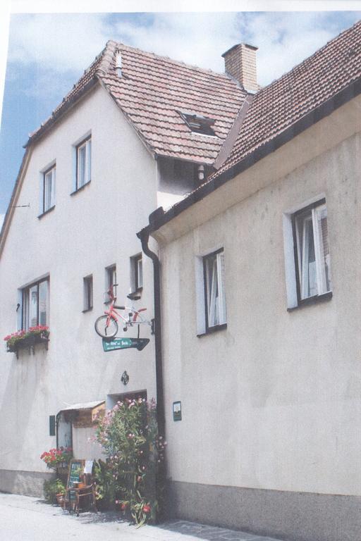Weinbau-Gaestezimmer Martin Und Eva Maria Jamek 魏森基兴 外观 照片